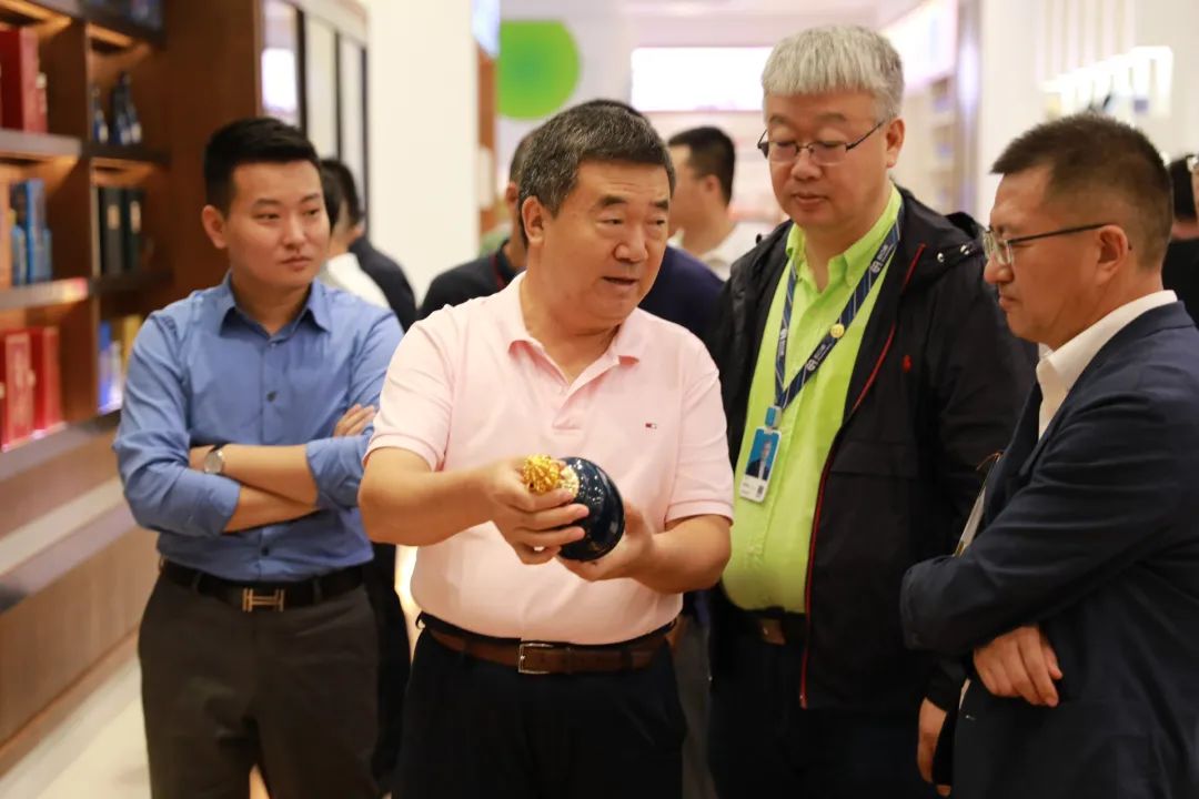 汾酒访问团一行到访jinnianhui今年会，探索清香型白酒发展新风向