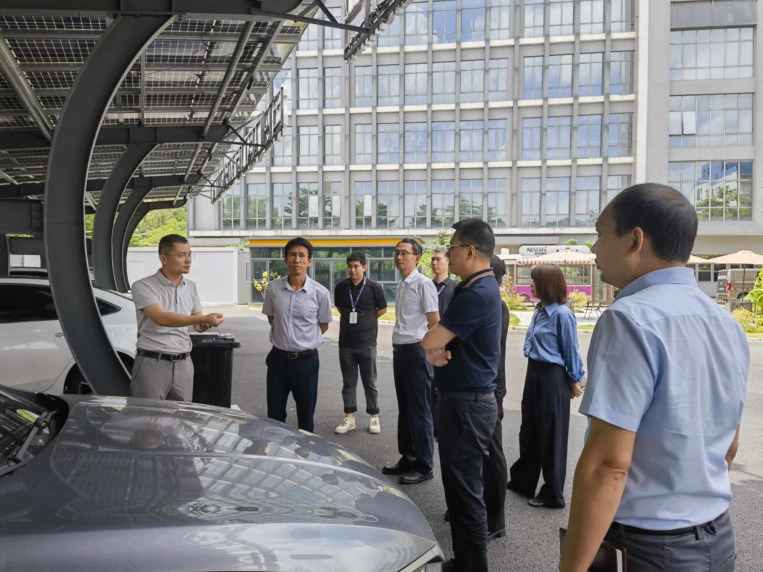 深物业集团一行莅临jinnianhui今年会考察交流，共筑“绿色低碳”新篇章